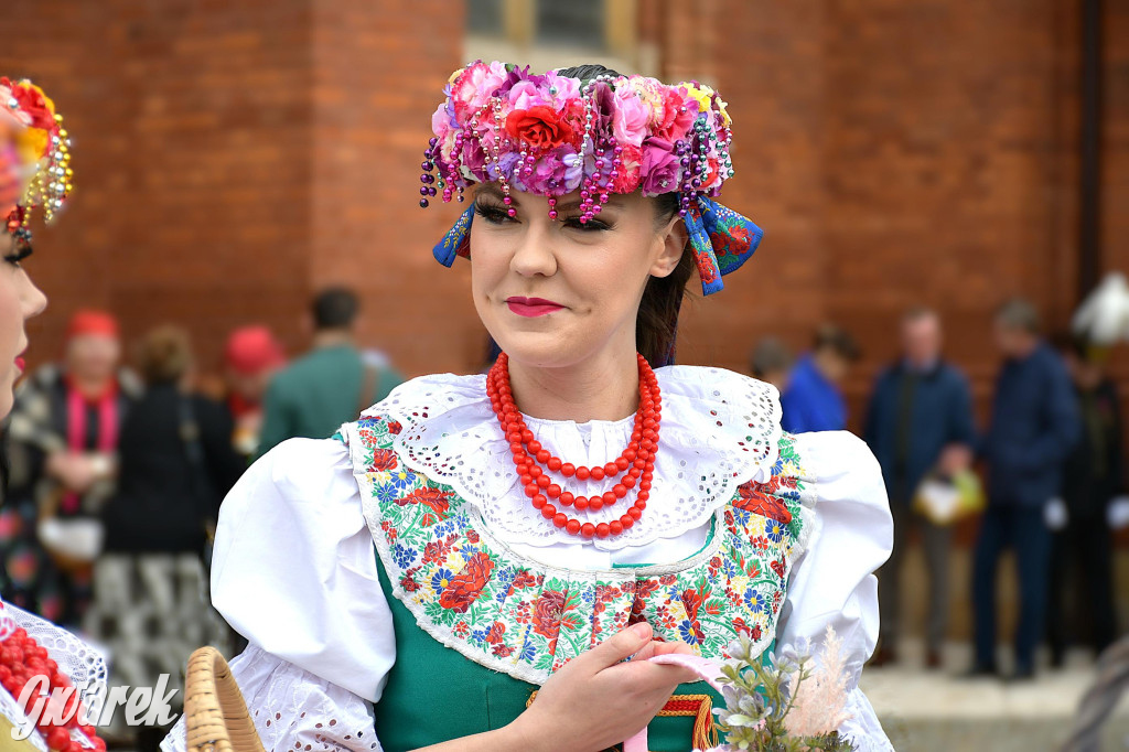 Radzionków. Wielkanocna tradycja w stroju regionalnym