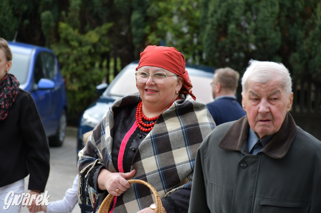 Radzionków. Wielkanocna tradycja w stroju regionalnym