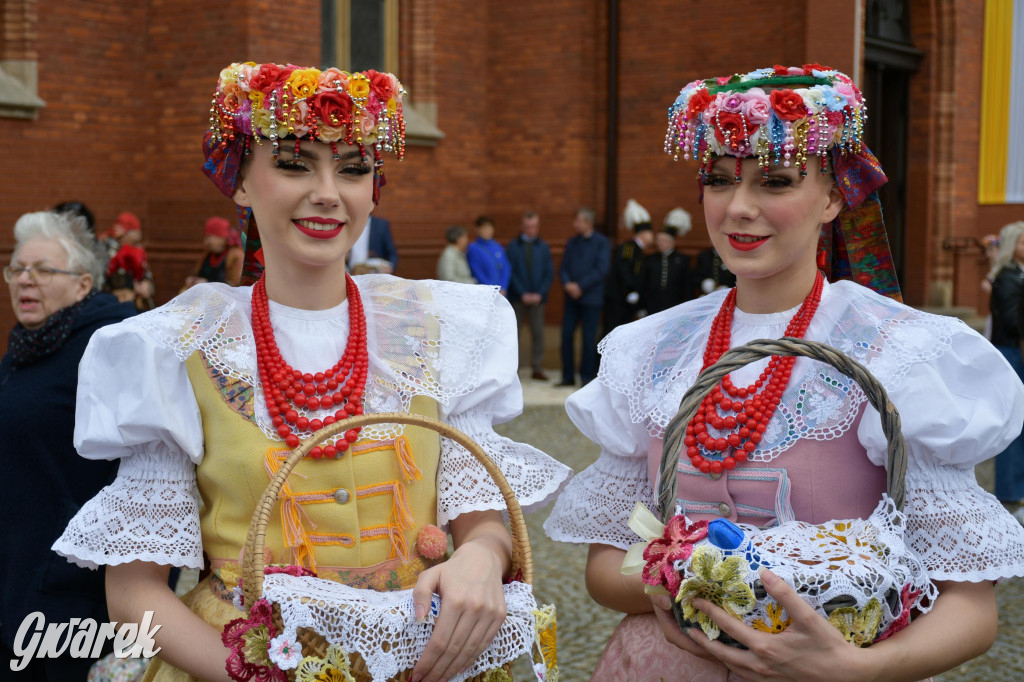 Radzionków. Wielkanocna tradycja w stroju regionalnym