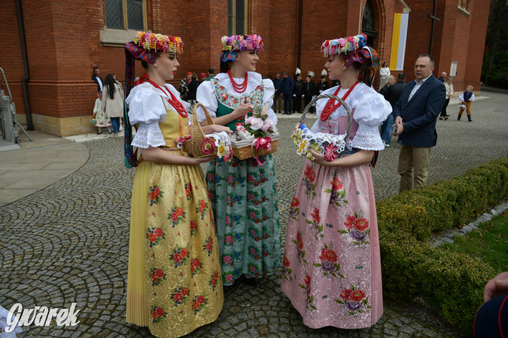 Radzionków. Wielkanocna tradycja w stroju regionalnym