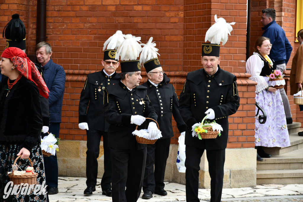 Radzionków. Wielkanocna tradycja w stroju regionalnym