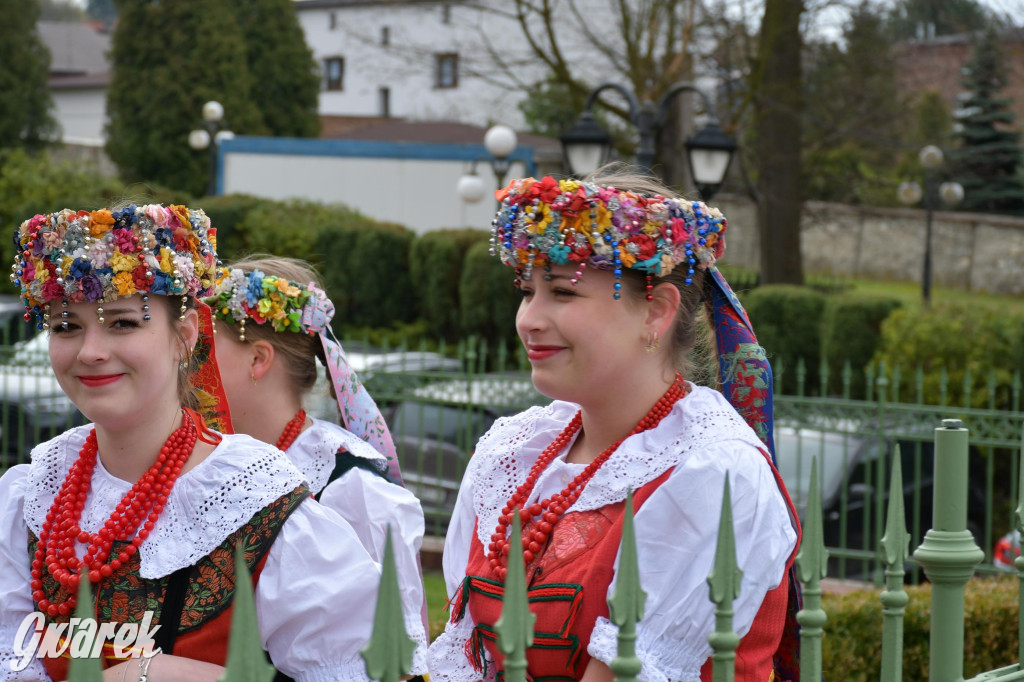 Radzionków. Wielkanocna tradycja w stroju regionalnym