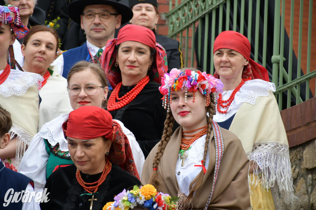 Radzionków. Wielkanocna tradycja w stroju regionalnym