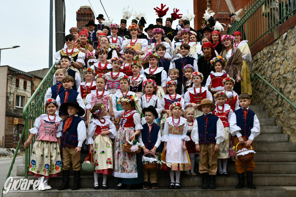 Radzionków. Wielkanocna tradycja w stroju regionalnym