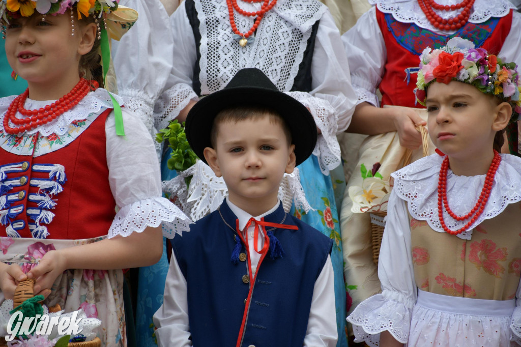 Radzionków. Wielkanocna tradycja w stroju regionalnym