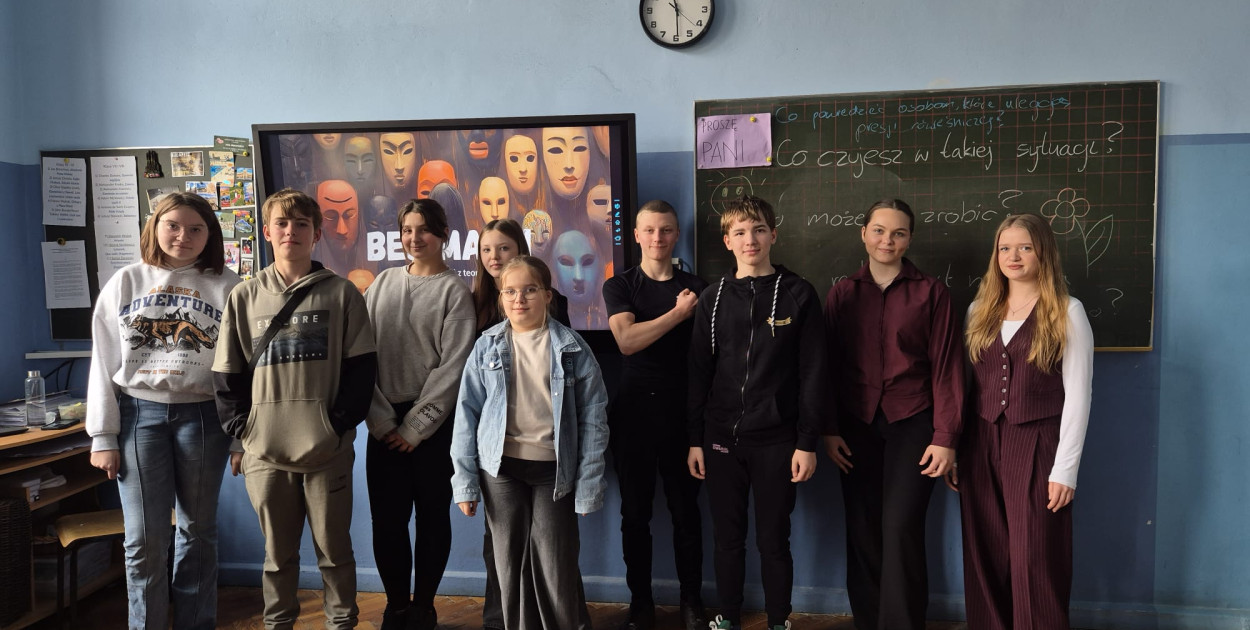 Radzionków. Presja rówieśników i dwie uczennice w akcji