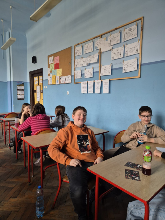 Radzionków. Presja rówieśników i dwie uczennice w akcji