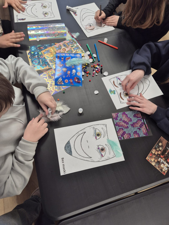 Radzionków. Presja rówieśników i dwie uczennice w akcji