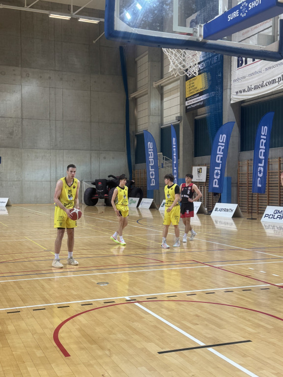 Brawa dla naszych koszykarzy. Mają awans!