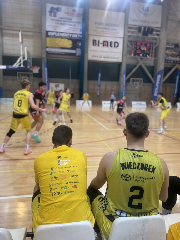 Brawa dla naszych koszykarzy. Mają awans!