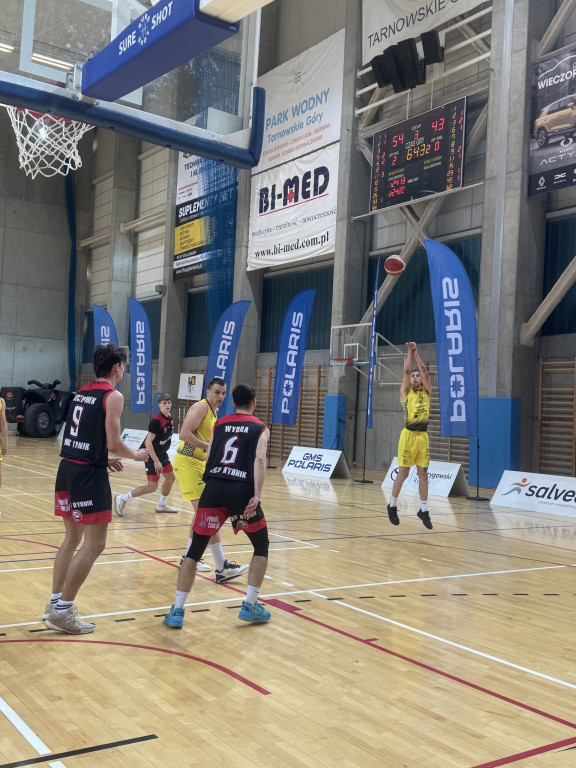 Brawa dla naszych koszykarzy. Mają awans!