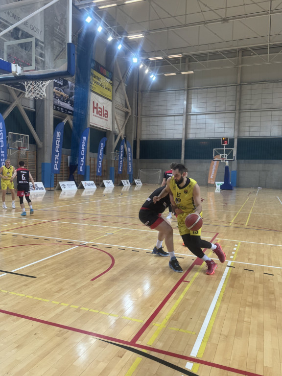 Brawa dla naszych koszykarzy. Mają awans!