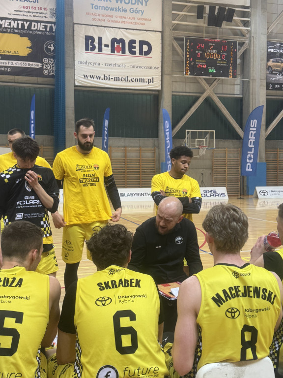 Brawa dla naszych koszykarzy. Mają awans!