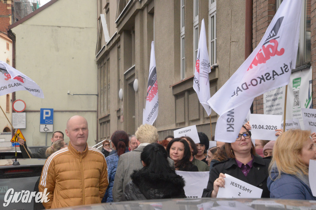 Protest pracowników ZUS w Tarnowskich Górach