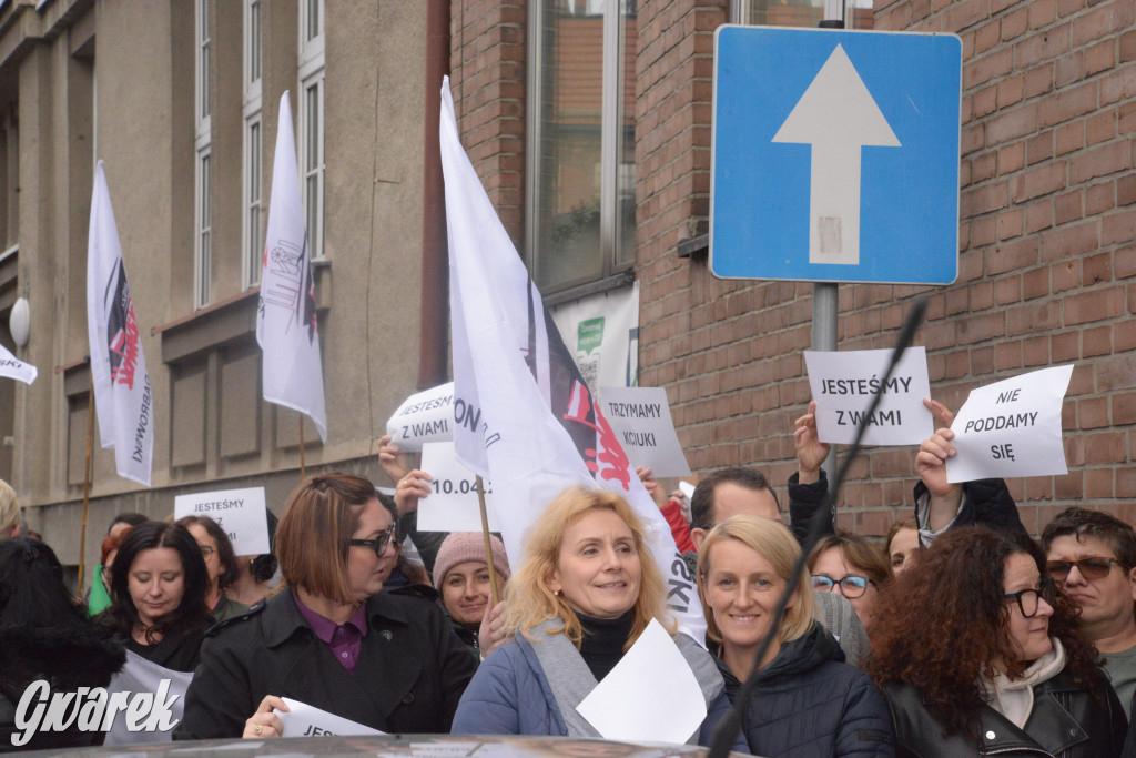 Protest pracowników ZUS w Tarnowskich Górach
