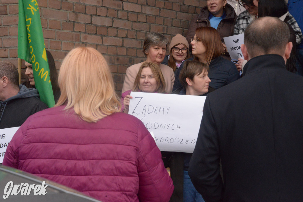Protest pracowników ZUS w Tarnowskich Górach