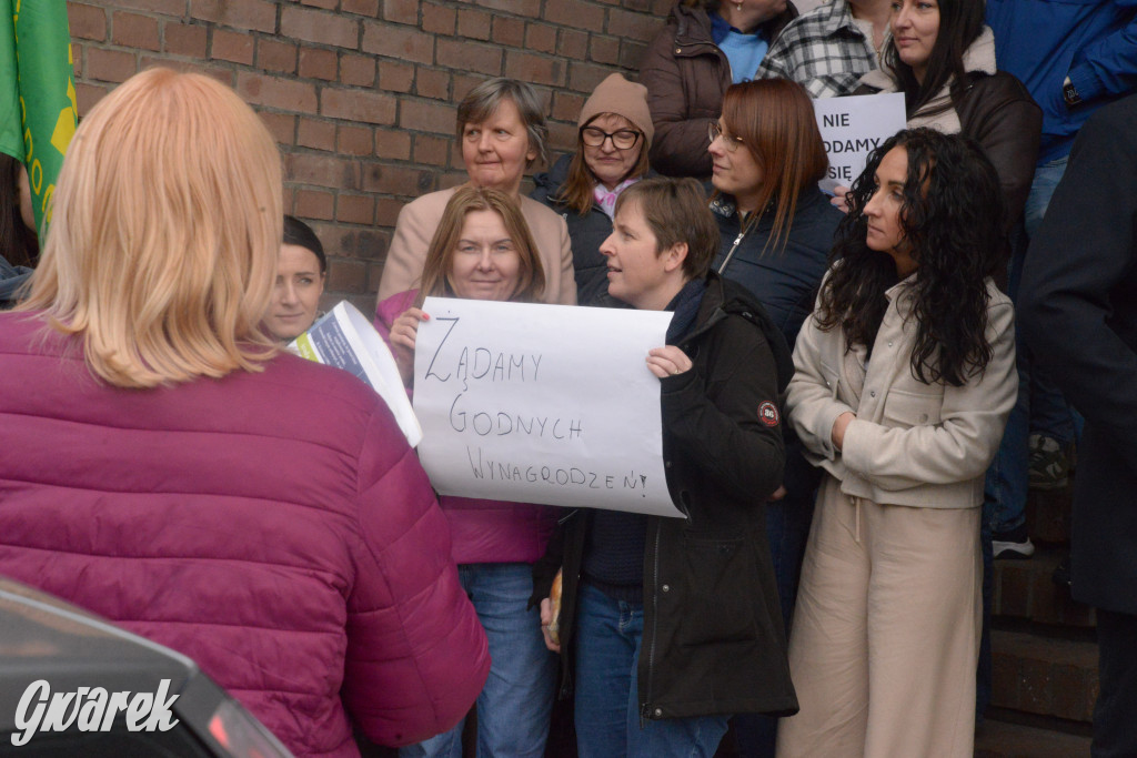 Protest pracowników ZUS w Tarnowskich Górach