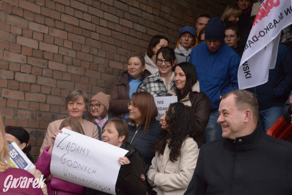 Protest pracowników ZUS w Tarnowskich Górach
