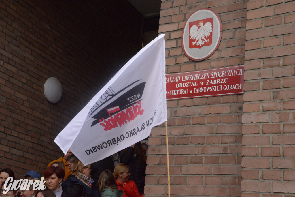Protest pracowników ZUS w Tarnowskich Górach