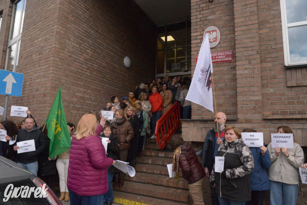 Protest pracowników ZUS w Tarnowskich Górach