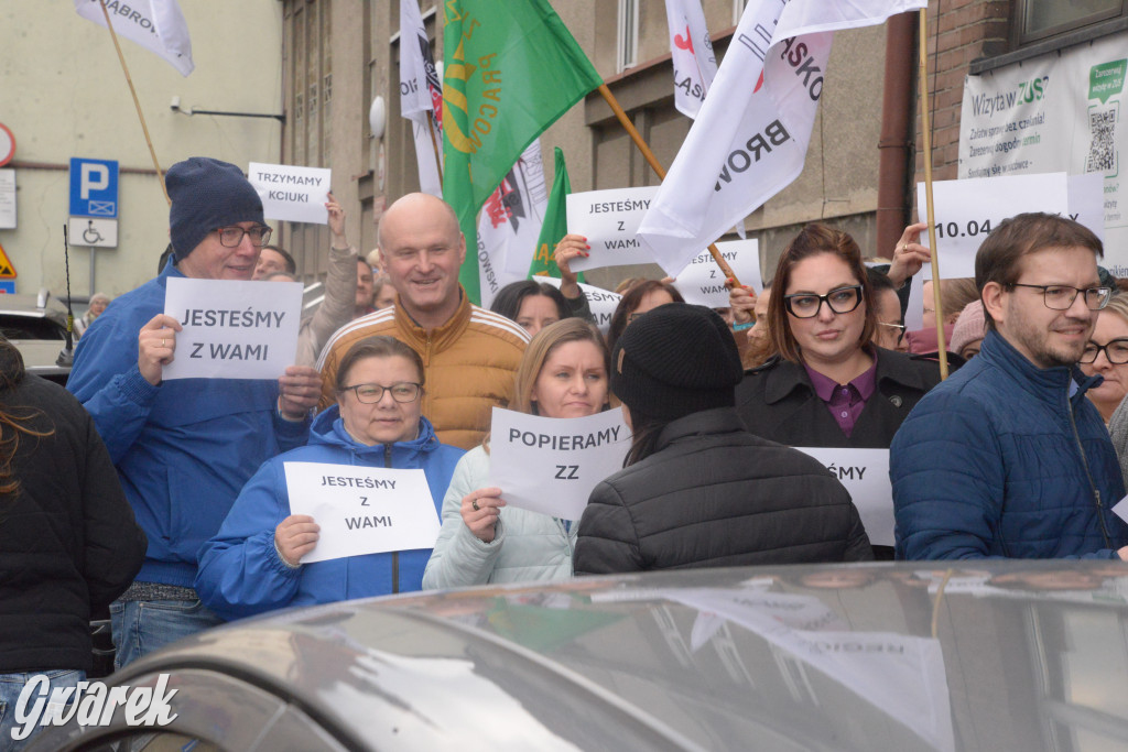 Protest pracowników ZUS w Tarnowskich Górach