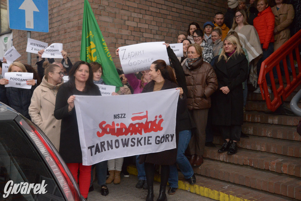 Protest pracowników ZUS w Tarnowskich Górach