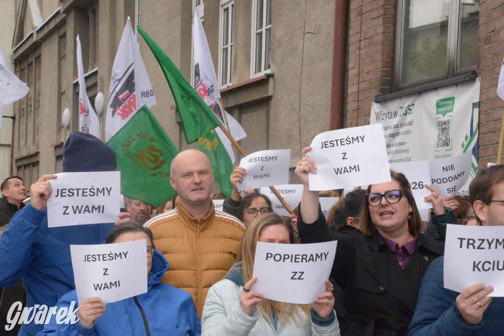 Protest pracowników ZUS w Tarnowskich Górach
