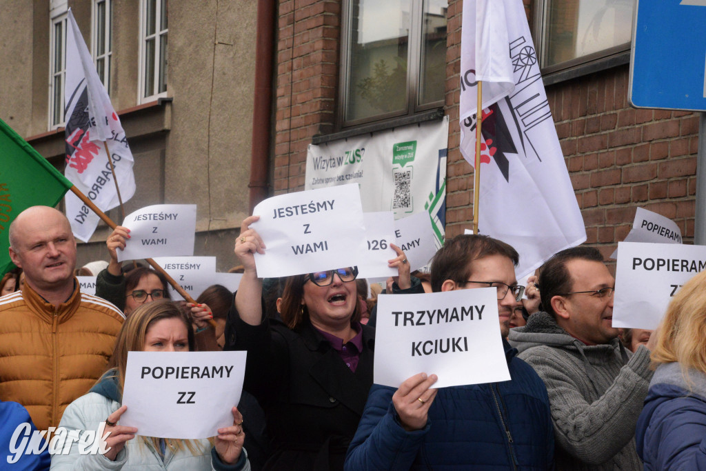 Protest pracowników ZUS w Tarnowskich Górach