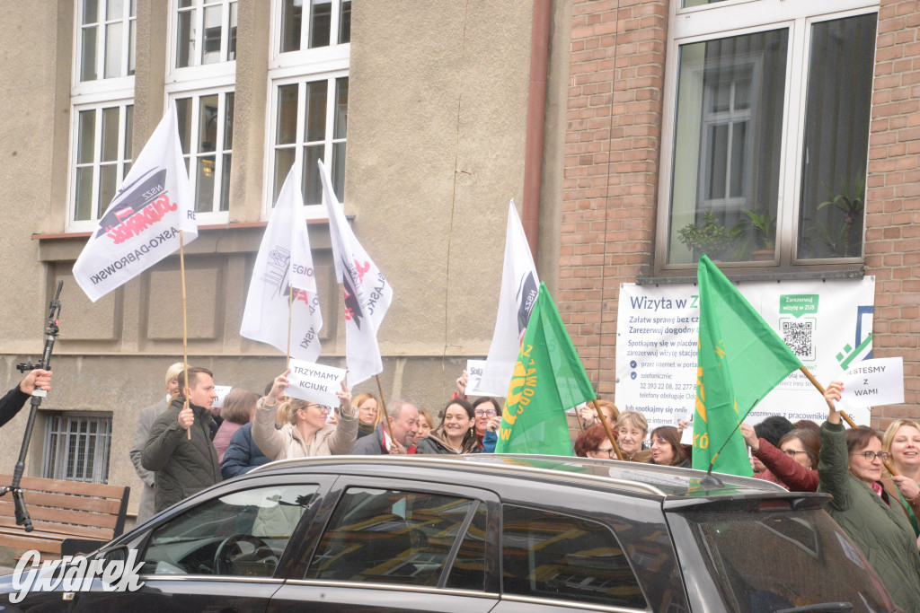 Protest pracowników ZUS w Tarnowskich Górach