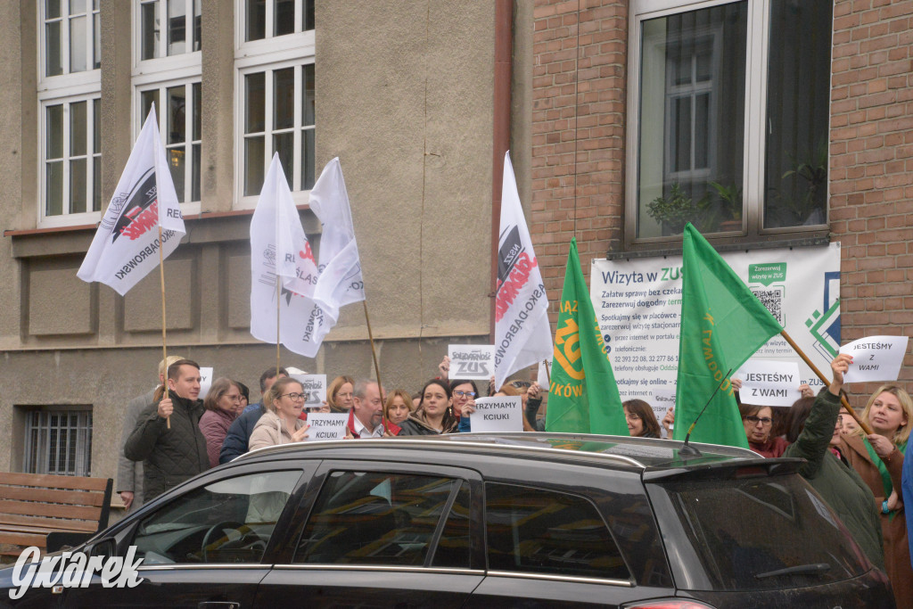 Protest pracowników ZUS w Tarnowskich Górach