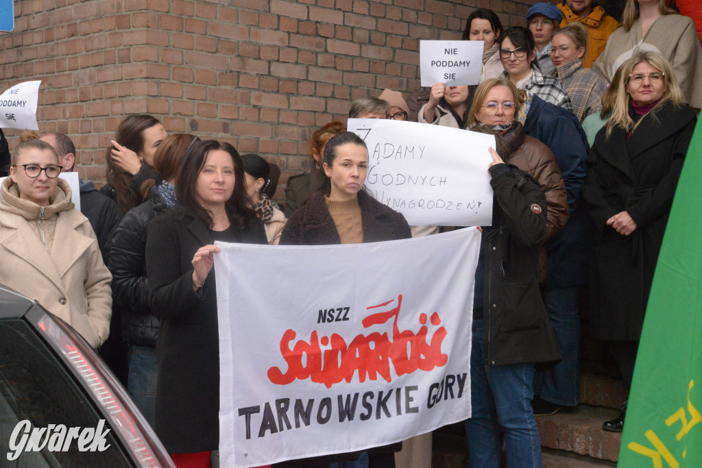Protest pracowników ZUS w Tarnowskich Górach