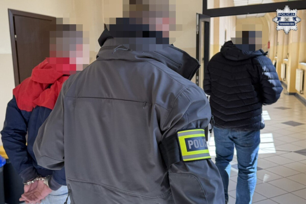 18-latek w rękach policji, sokistów i żołnierzy