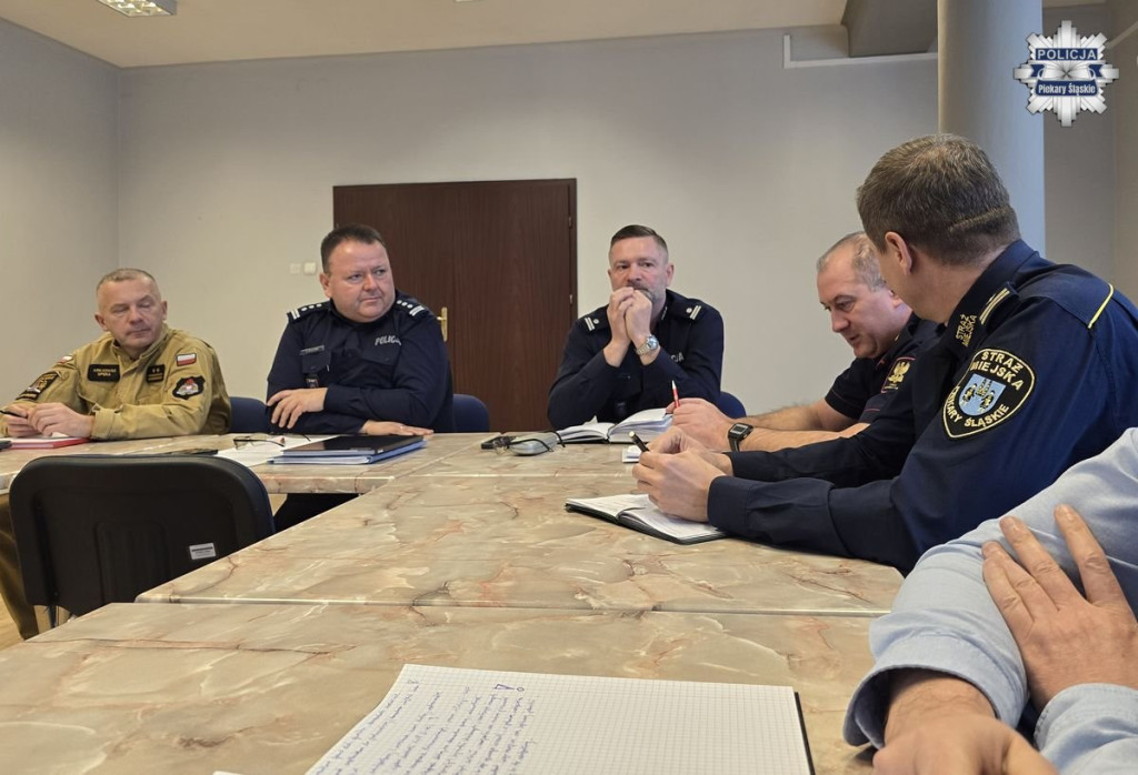 18-latek w rękach policji, sokistów i żołnierzy