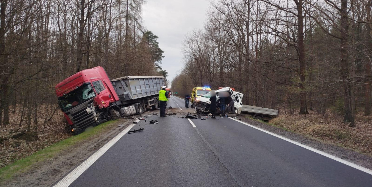 Świerklaniec. Wypadek na DK 78. Jedna osoba nie żyje, dwie trafiły do szpitala