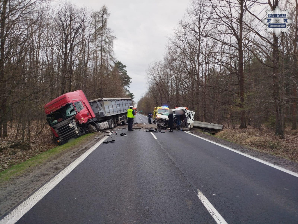 Świerklaniec. Wypadek na DK 78. Jedna osoba nie żyje, dwie trafiły do szpitala