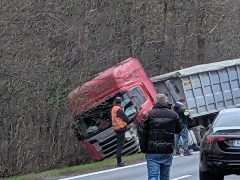 Świerklaniec. Wypadek na DK 78. Jedna osoba nie żyje, dwie trafiły do szpitala