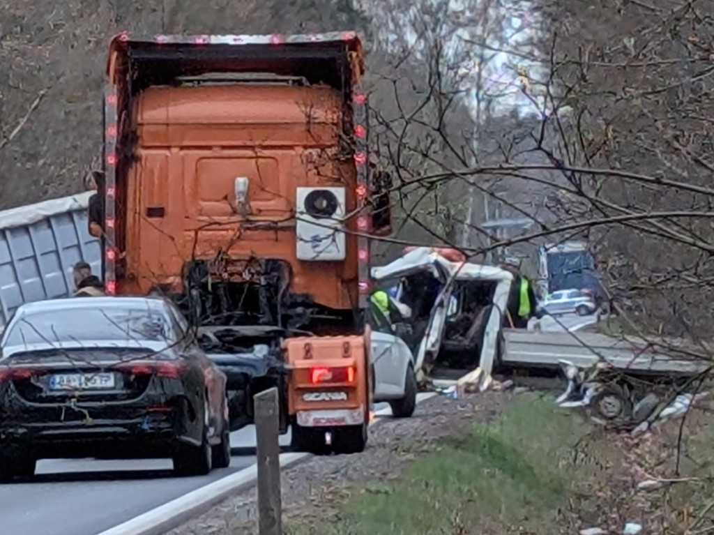 Świerklaniec. Wypadek na DK 78. Jedna osoba nie żyje, dwie trafiły do szpitala