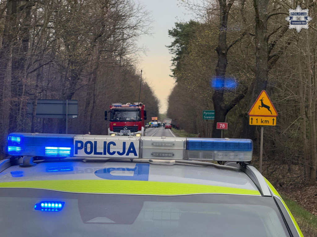 Świerklaniec. Wypadek na DK 78. Jedna osoba nie żyje, dwie trafiły do szpitala