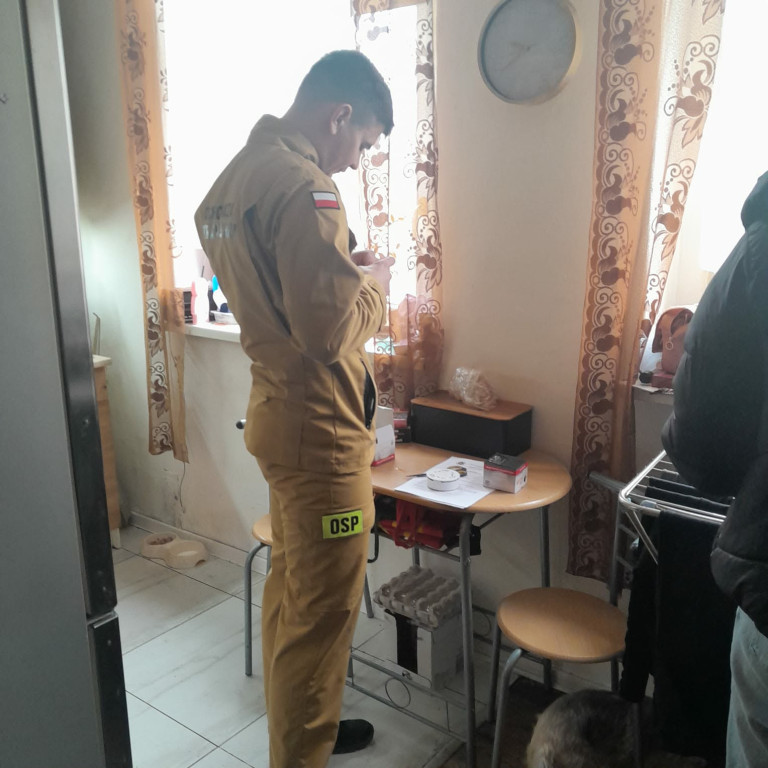 Zamontowali mieszkańcom czujniki czadu i dymu