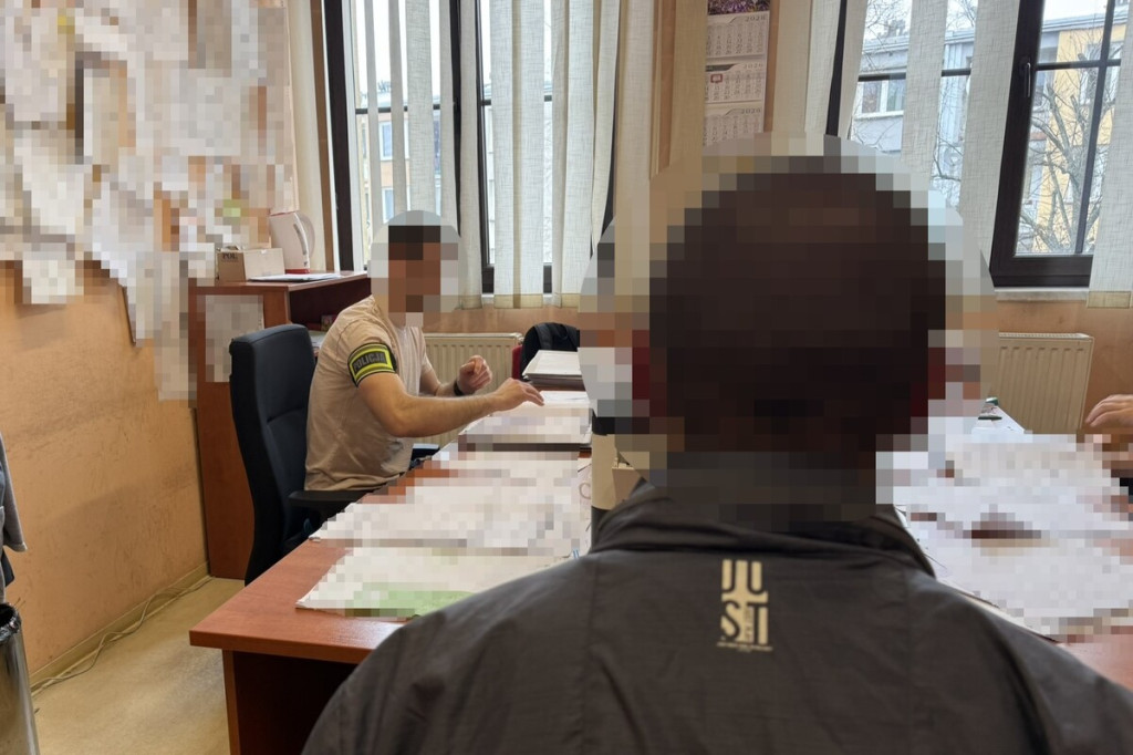 Tarnowskie Góry. Płacili cudzą kartą w sklepach