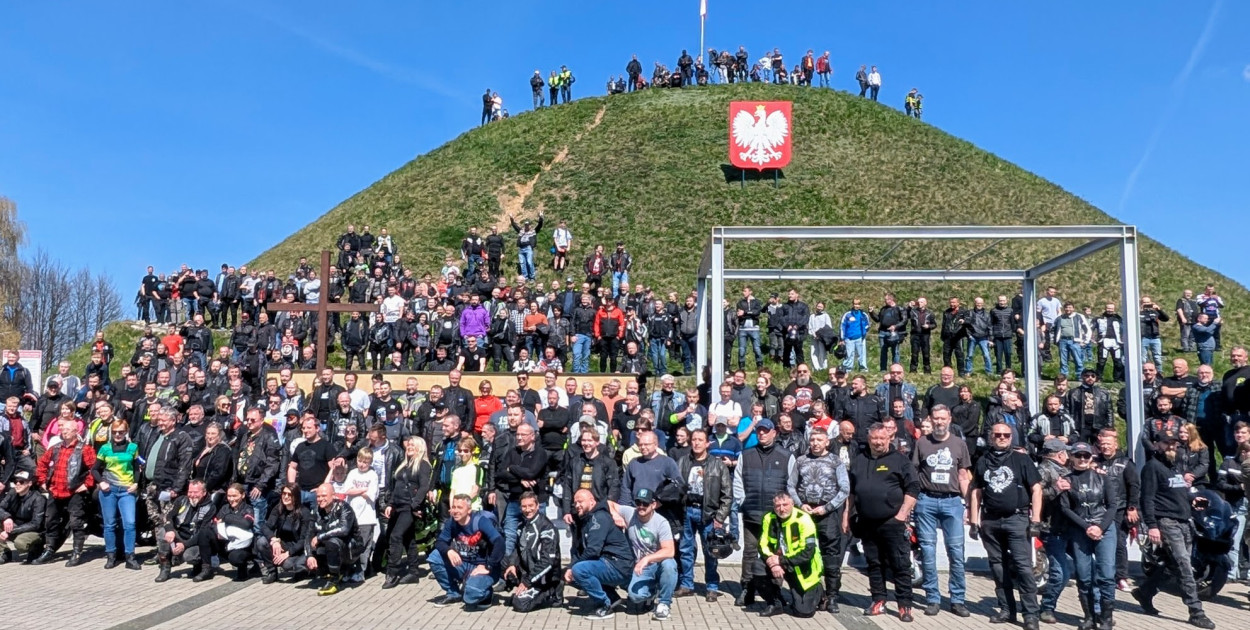 Ryk silników i szczytny cel. MotoStart w Piekarach Śląskich