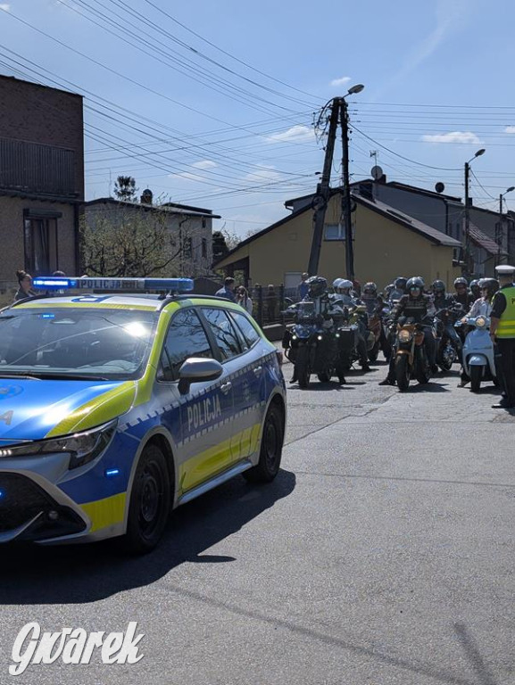 Ryk silników i szczytny cel. MotoStart w Piekarach Śląskich
