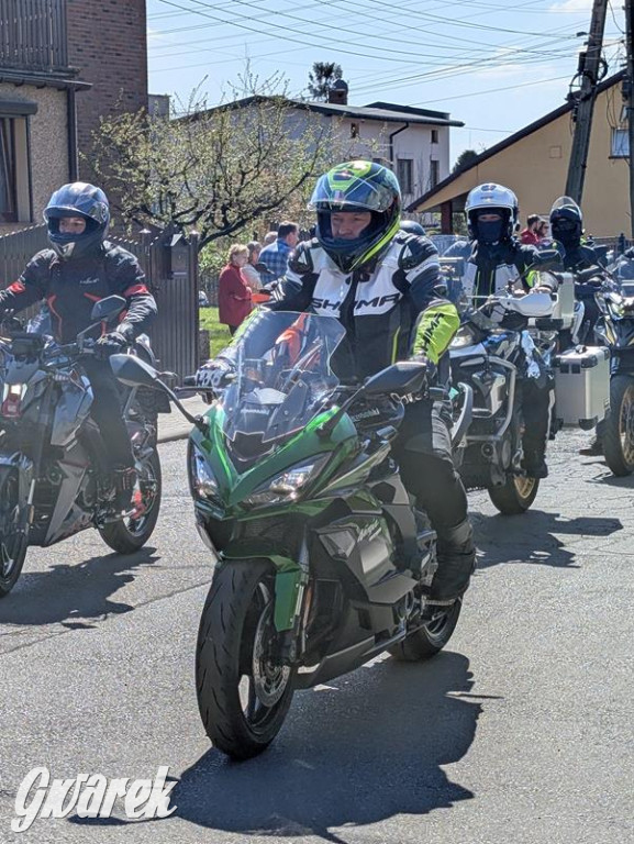 Ryk silników i szczytny cel. MotoStart w Piekarach Śląskich