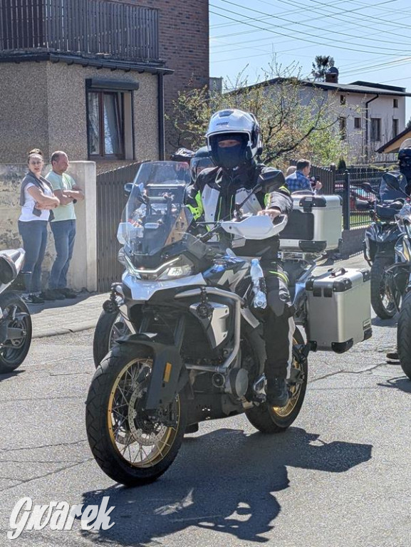 Ryk silników i szczytny cel. MotoStart w Piekarach Śląskich