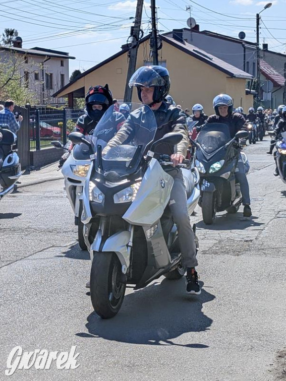 Ryk silników i szczytny cel. MotoStart w Piekarach Śląskich
