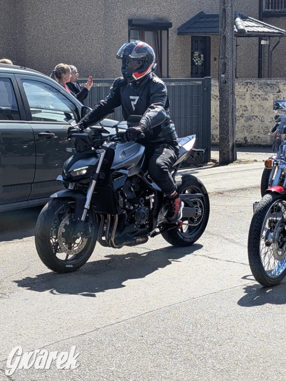 Ryk silników i szczytny cel. MotoStart w Piekarach Śląskich