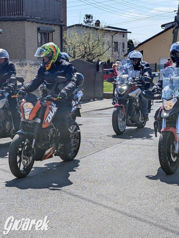 Ryk silników i szczytny cel. MotoStart w Piekarach Śląskich