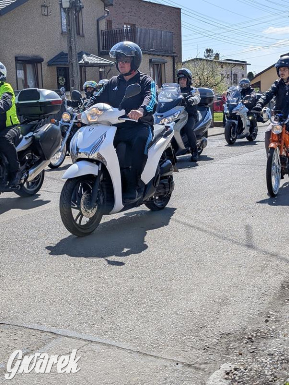 Ryk silników i szczytny cel. MotoStart w Piekarach Śląskich