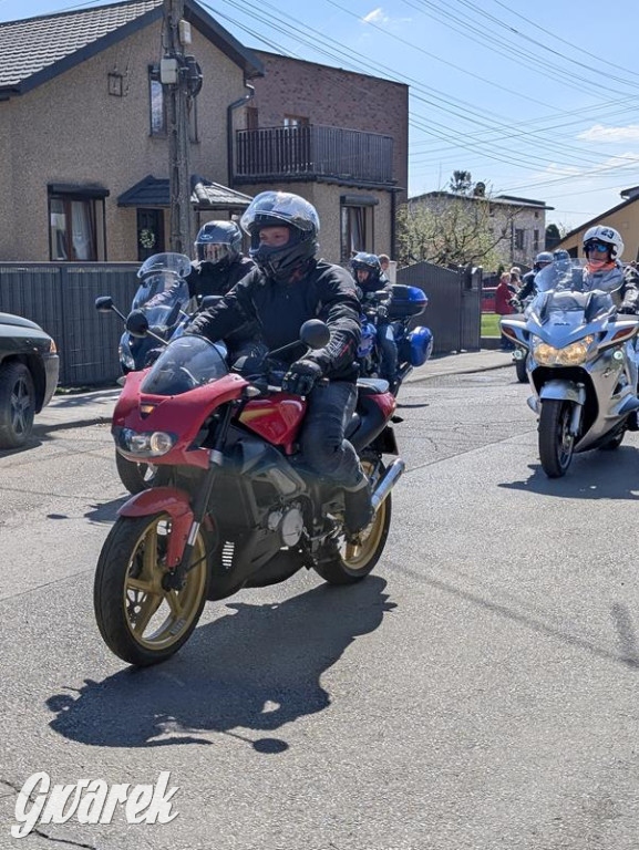 Ryk silników i szczytny cel. MotoStart w Piekarach Śląskich