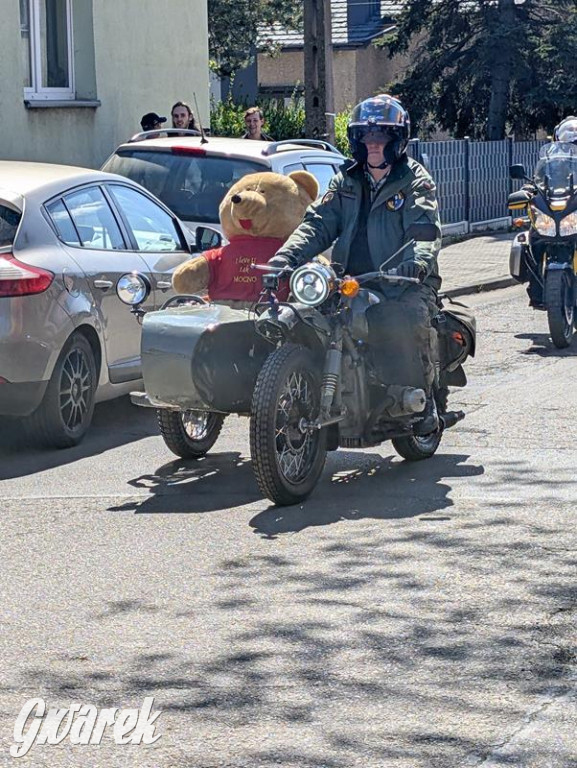 Ryk silników i szczytny cel. MotoStart w Piekarach Śląskich